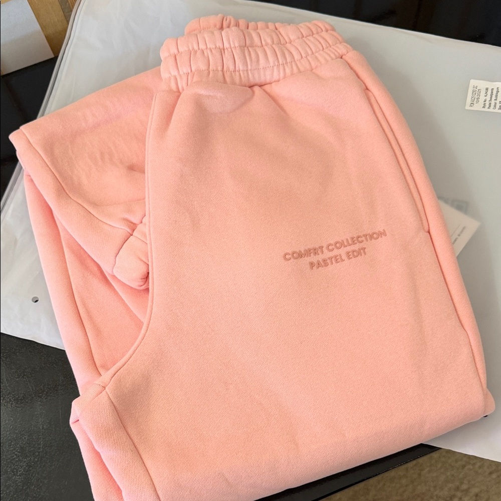 Comfrt bubblegum Joggers. Pastel edition